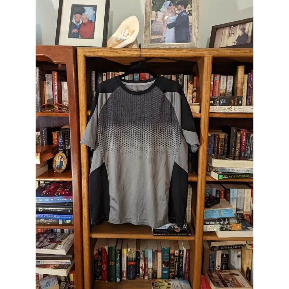 prince grey and black short sleeve rashguard sz xl